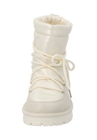 Stivale invernale bianco imbottito con punta rotonda, caratterizzato da un design con lacci, una texture morbida e una suola spessa e rigata.