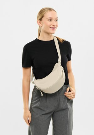 Expatrié LIVIA - Taška cez plece - beige