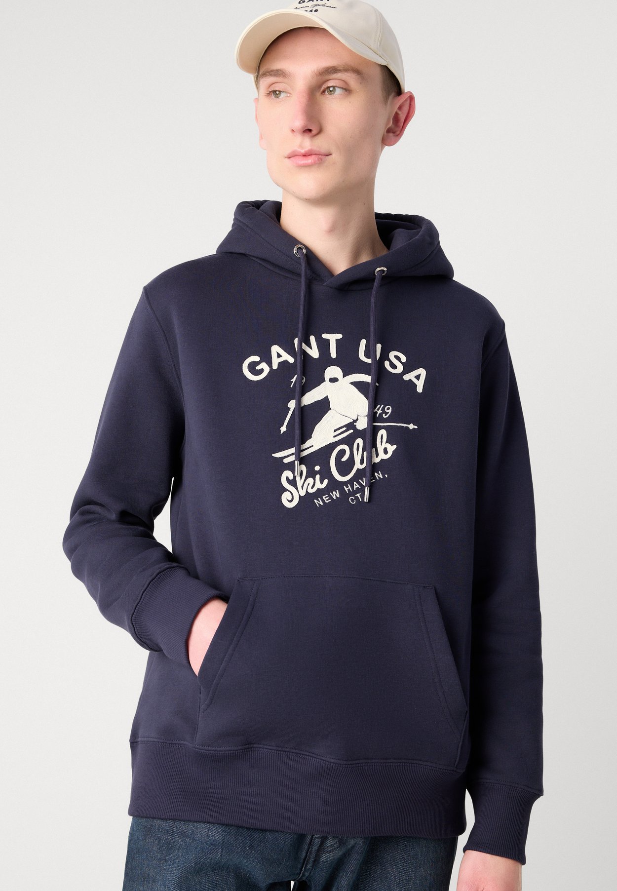 GRAPHIC HOODIE