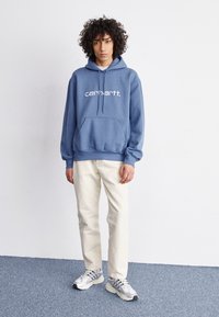 Carhartt WIP HOODED - Felpa con cappuccio - sorrent/white
