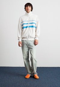 Thumbnail Image 2