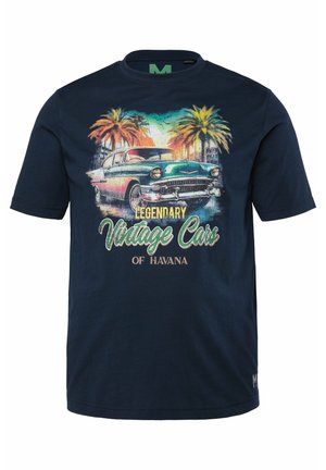 Maglietta blu navy con un'auto d'epoca verde, palme e la scritta "Legendary Vintage Cars of Havana" sul davanti.