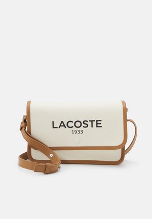 Lacoste FLAP CROSSOVER BAG - Taška cez plece - natural tan