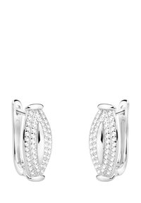 Silverörhängen med en oval design prydda med små klara ädelstenar längs kanterna, med en polerad metallfinish.