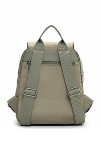 Khaki värvi riidest seljakott reguleeritavate rihmadega, ülemise sangaga ja tagumise tõmblukuga taskuga. Omaduseks on vormikas kuju ja sile tekstuur.