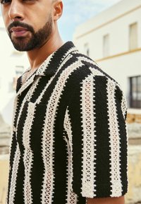 Next STRIPE SHORT SLEEVE - Hemd - black ecru cream