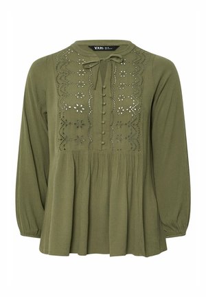 Olivengroene blouse met lange mouwen, kantborduursel, knopen met stofbekleding, striksluiting bij de hals en een zoom met plooidetail.