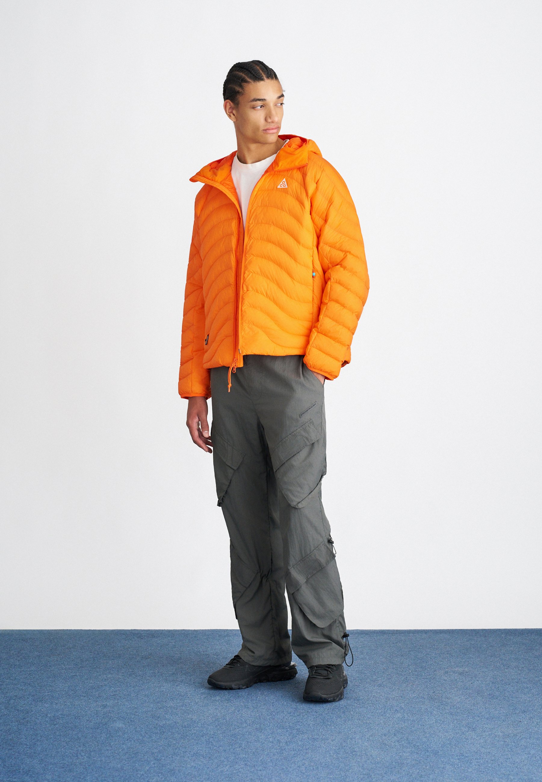 Nike ACG LAVA FLOW LOOSE FIT - Outdoor jacket - orange/white