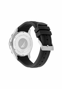 Mustmust rihmaga kell, millel on roostevaba terasest korpus, ümmargune kellanägu, tekstureeritud rihm ja kaubamärgiga roostevabast terasest pandla. 