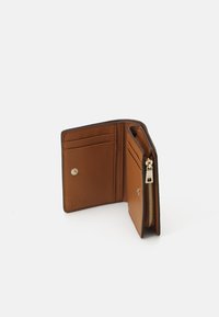 Furla CAMELIA COMPACT WALLET ZIP - Lompakko - brown