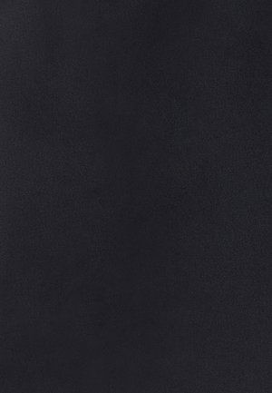 Tissu noir texturé avec une finition lisse, surface uniforme, sans motifs ni détails matériels visibles. Convient à diverses applications.