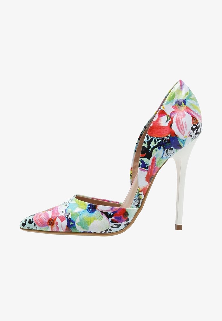 Pompe à talon haut florale avec un bout pointu, dotée d'un motif de fleurs multicolores sur un tissu texturé. Talon aiguille transparent et côtés découpés.
