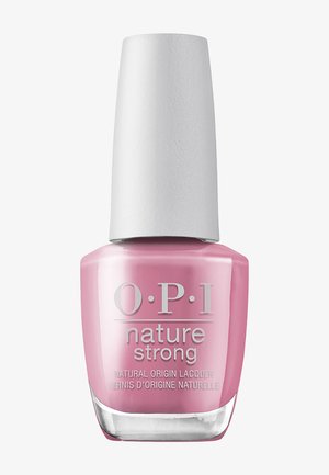 Pink OPI Nature Strong neglelakflaske med hvid hætte, mærket som lak af naturlig oprindelse.