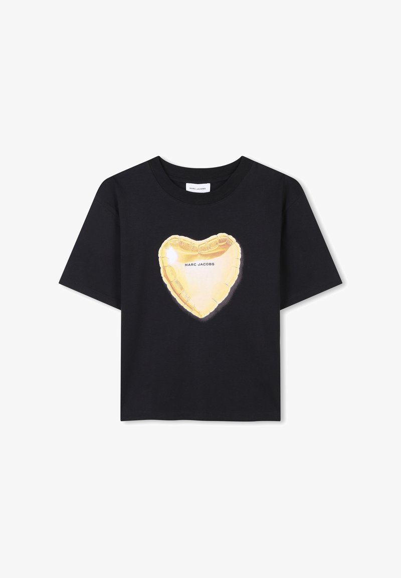 Zwart katoen T-shirt met een grote gouden hartballonafbeelding in het midden, met de tekst "MARC JACOBS" afgedrukt in het hart.