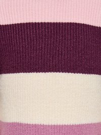 Pull tricoté présentant des rayures horizontales en rose clair, crème, violet profond et lavande doux, avec une finition douce et texturée.