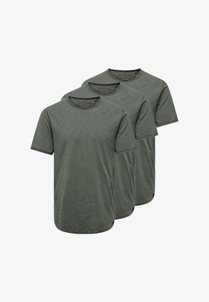 Tre magliette grigio scuro semplici a maniche corte con scollo rotondo impilate, vista frontale con leggera trama sul tessuto.