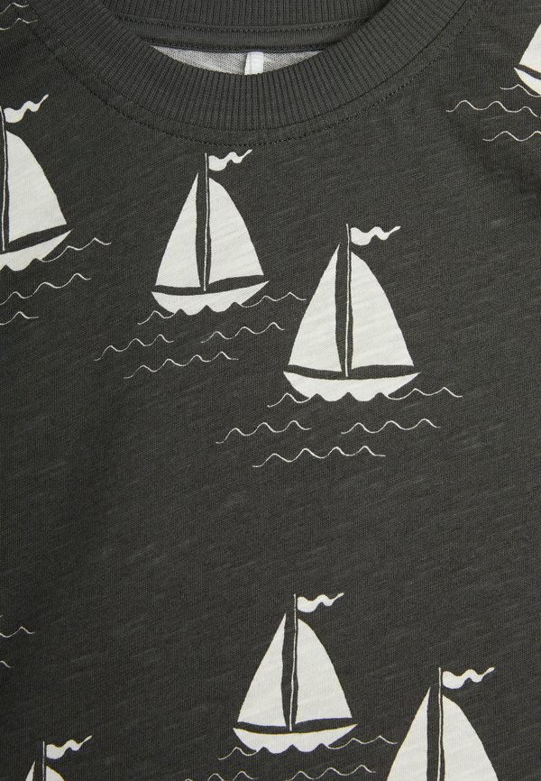 SAILING BOATS TEE UNISEX - Print T-shirt2