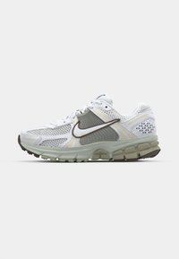 Unselected, white/summit white/light smoke grey/lt silver/jade horizon/ironstone