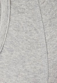 Niet geselecteerd, Heather Gray