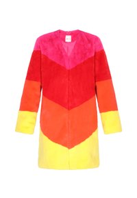 Manteau en fausse fourrure à motif en chevrons. Les couleurs évoluent du rose en haut vers le rouge, l'orange et le jaune. Design en V, manches longues.