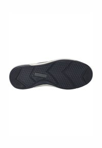 Unteransicht eines Sneakers mit einer strukturierten schwarzen Gummisohle, die ein geometrisches Muster aufweist, und einer beigen Mittelsohle. "Josef Seibel" ist eingraviert.