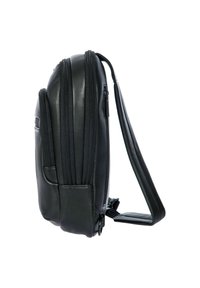 Borsa a spalla in pelle nera con diversi scomparti con zip e una tracolla piatta e regolabile per facilitare il trasporto. Texture liscia.