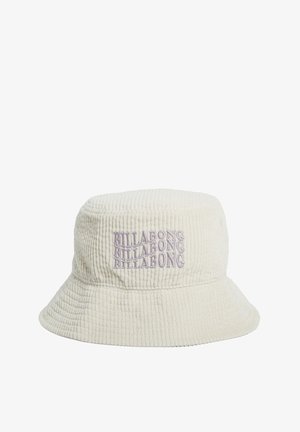 Fischerhut aus cremefarbenem Cord mit erhabenem, lila gesticktem "Billabong"-Logo. Der Hut hat eine strukturierte Oberfläche und einen breiten Schirm.
