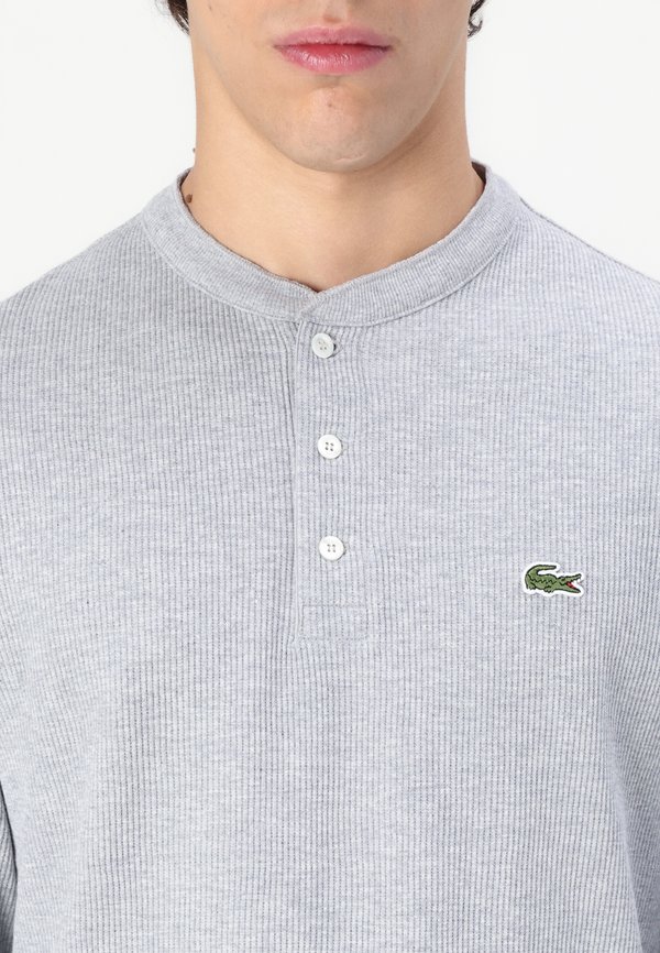 Long sleeved top - silver chine3