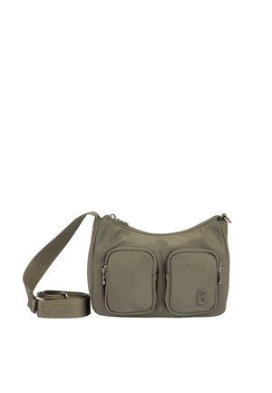 Olivengrøn skuldertaske med justerbar rem og to lynlåslommer foran, hvoraf den ene har et præget bogstav B.