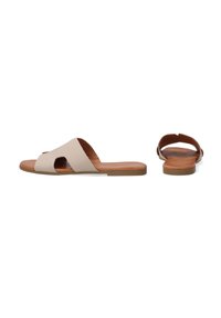 Lyse beige slidesandaler med åben tå og en bred rem. Glat læderoverdel, brun indersål og minimalistisk flad såledesign.