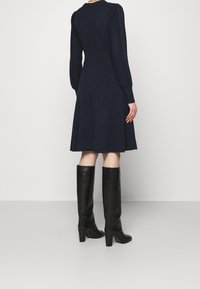 YAS Stickad klänning - dark blue