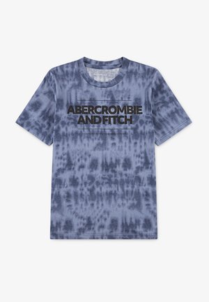 Blå tie-dye t-shirt med korte ærmer med "ABERCROMBIE AND FITCH" trykt i store sorte bogstaver hen over brystet.