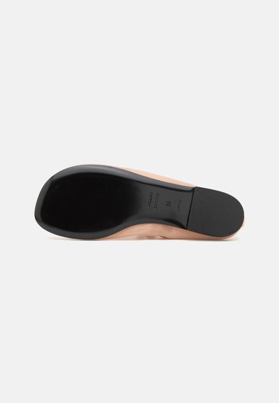 Proenza Schouler GLOVE MARY JANE FLATS - Sabrinas com tira no tornozelo - nude