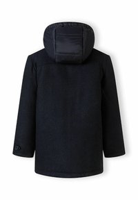 Marineblå uld-blandingsfrakke med en quiltet hætte, lange ærmer og struktureret stof. Har detaljer med knapper på ærmet og en lige silhuet.