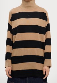 MAX&Co. Pullover - black