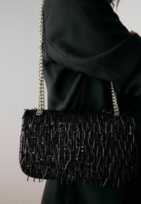Next BEADED  - Keresztpántos táska - black