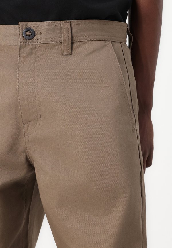 FRICKIN SKATE  - Trousers - teak4