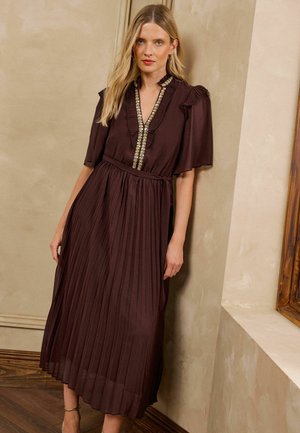 Love & Roses, PETITE FIT - EMBELLISHED TRIM PLEATED SKIRT MIDI DRESS - Day dress - chocolate brown