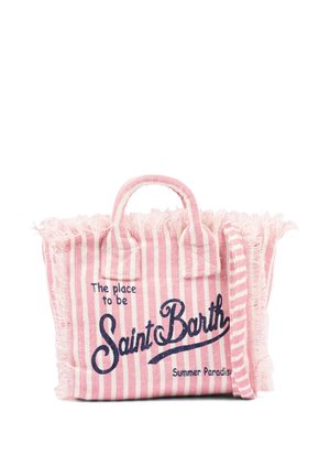 Borsa tote a righe rosa e bianche con bordi sfrangiati, con la scritta "The place to be Saint Barth Summer Paradise" in caratteri blu scuro.