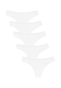 Ensemble de thong en coton blanc, avec une texture lisse, une taille élastique et un design minimaliste. Cinq pièces présentées en pile.