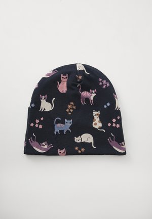 Blauer Beanie mit gedruckten Katzen in verschiedenen Farben und Posen sowie floralen Akzenten, aus einem weichen, dehnbaren Stoff gefertigt.