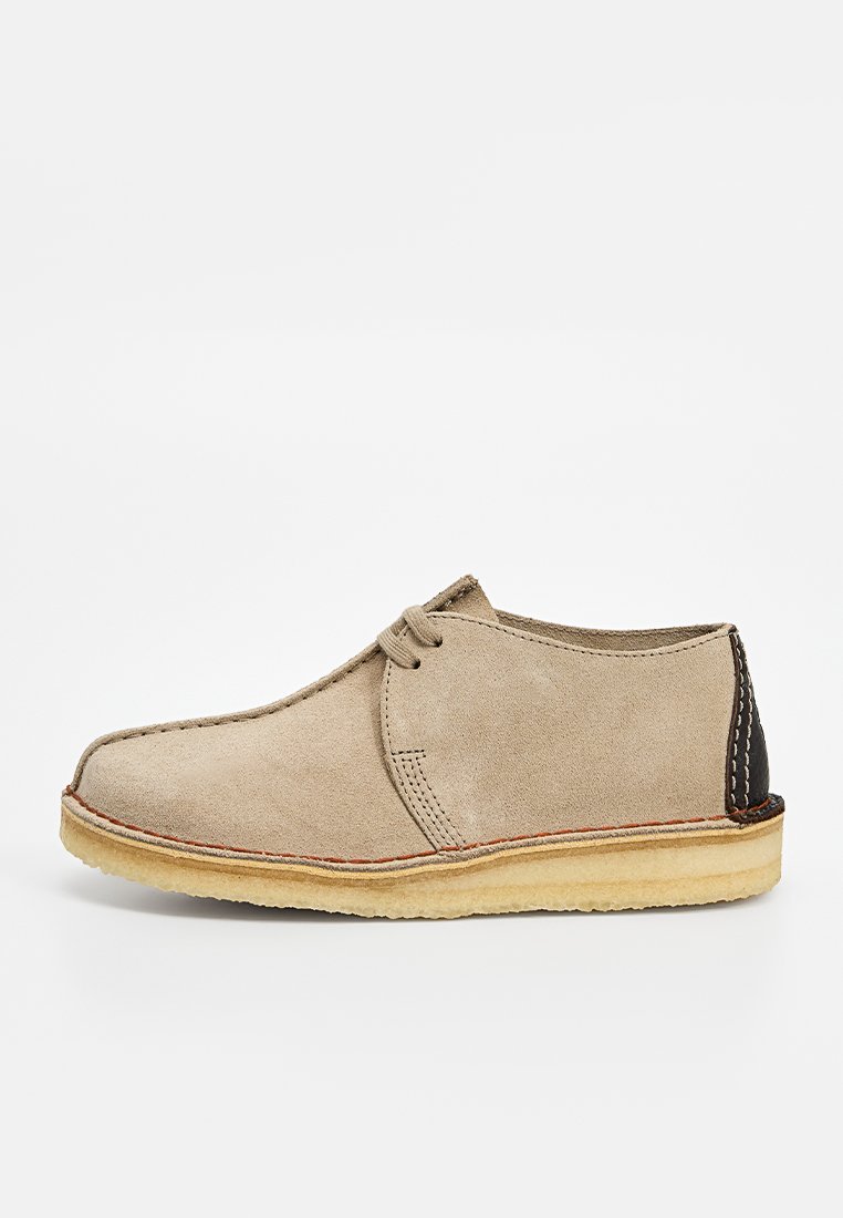 Zapatos con cordones