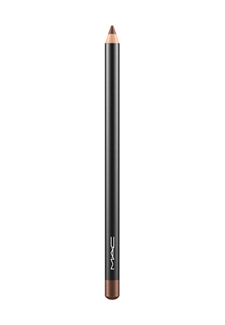Crayon à lèvres avec un corps noir et une pointe effilée. La base présente un accent en bronze. Fini mat texturé avec une application douce.