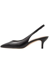 Czarny skórzany czółenek na pasku z odkrytymi bokami, z ostrym noskiem, niskim obcasem typu kitten heel i gładką fakturą. Prosty design z subtelnymi akcentami.