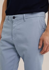WE Fashion THE JOG - Pantalones chinos - blue