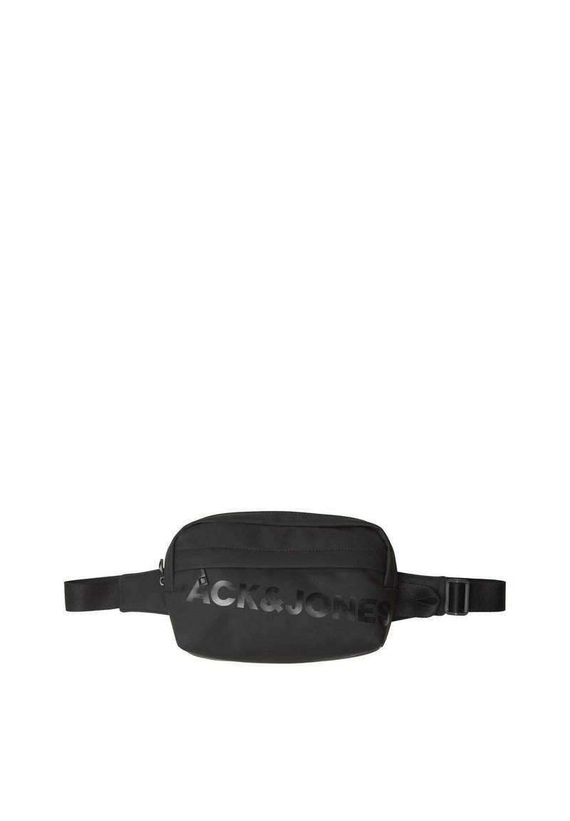 Marsupio nero realizzato in tessuto liscio, dotato di un compartimento con zip e un logo testurizzato. Cinghia regolabile per una vestibilità sicura.