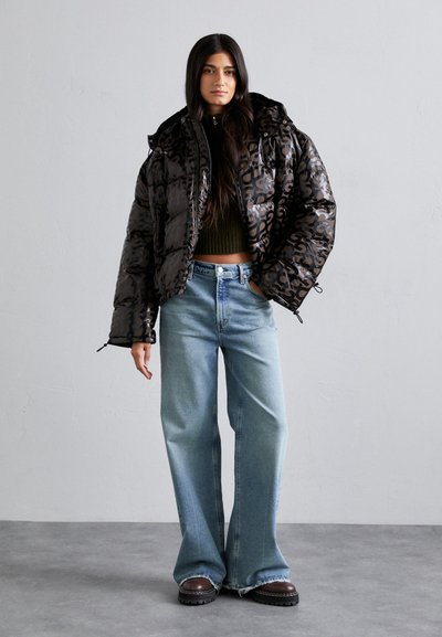 Stine Goya HOODED LONG SLEEVE PUFFER PADDED OUTERWEAR - Zimska jakna - brown/black