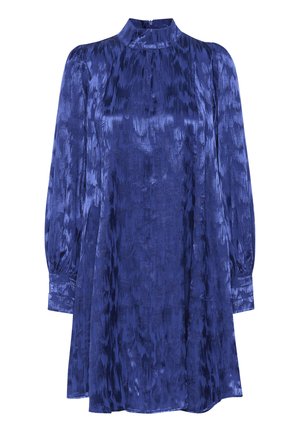 Blaues Satin-Kleid mit hohem Ausschnitt, langen Ärmeln, gerafften Details und fließendem Schnitt. Das Muster weist ein dezentes strukturiertes Design auf.