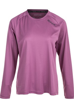 Fioletowa koszulka sportowa z długim rękawem, wykonana z oddychającego materiału. Posiada sześciokątny wzór, okrągły dekolt i logo na klatce piersiowej.