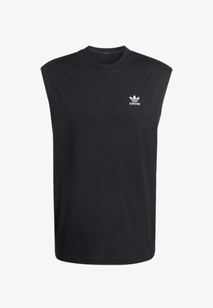 Crna majica bez rukava od pamuka, s okruglim izrezom i malim bijelim Adidas logom na lijevoj strani prsa.